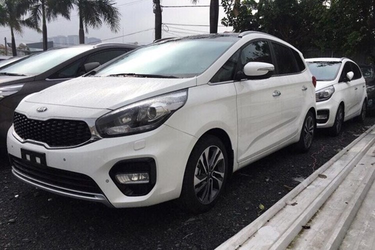 Kia Rondo 2017 “chot gia” tu 654 trieu tai Viet Nam-Hinh-2